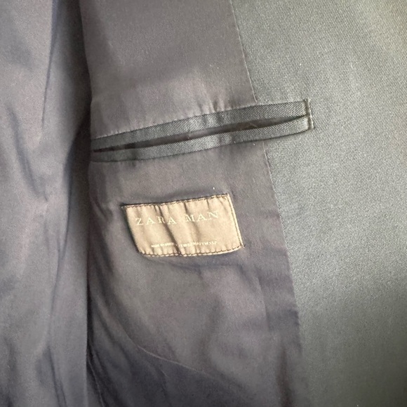 Zara Man Navy Blue Blazer – Slim Fit, 2-Button, Classic Style - Picture 4 of 4